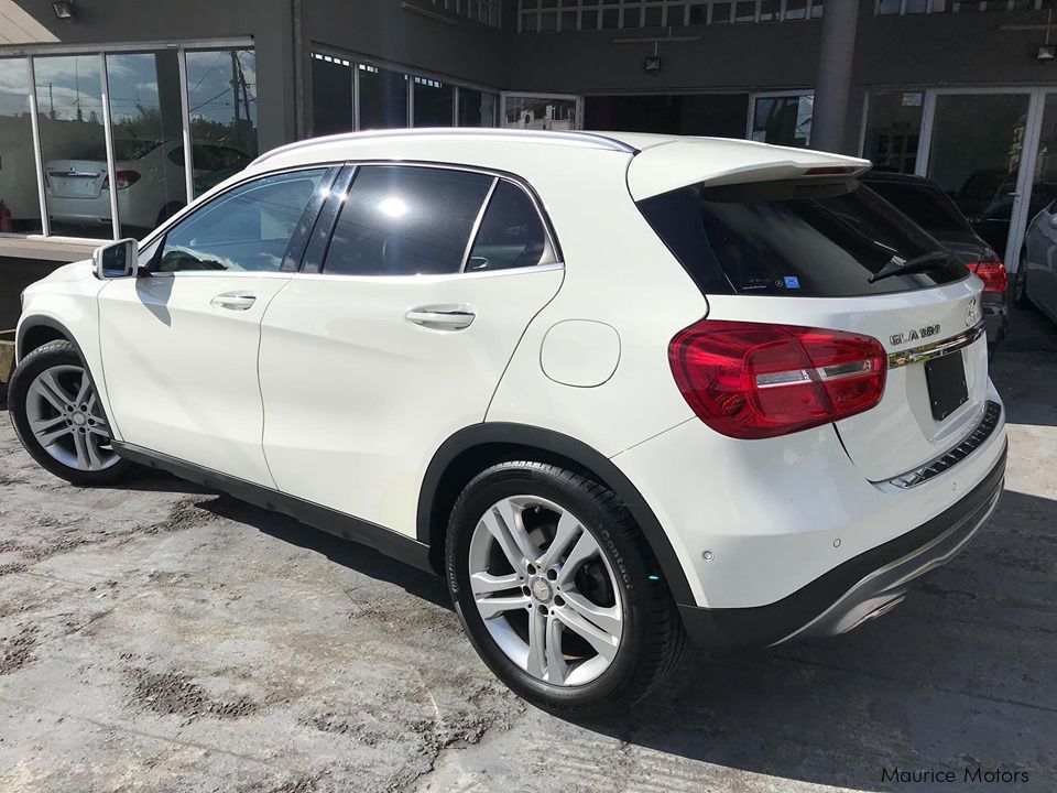 Mercedes-Benz CLA 180 STEPTRONIC - 1600cc Turbo in Mauritius