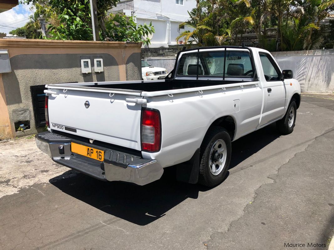 Nissan NP300 Single cab in Mauritius