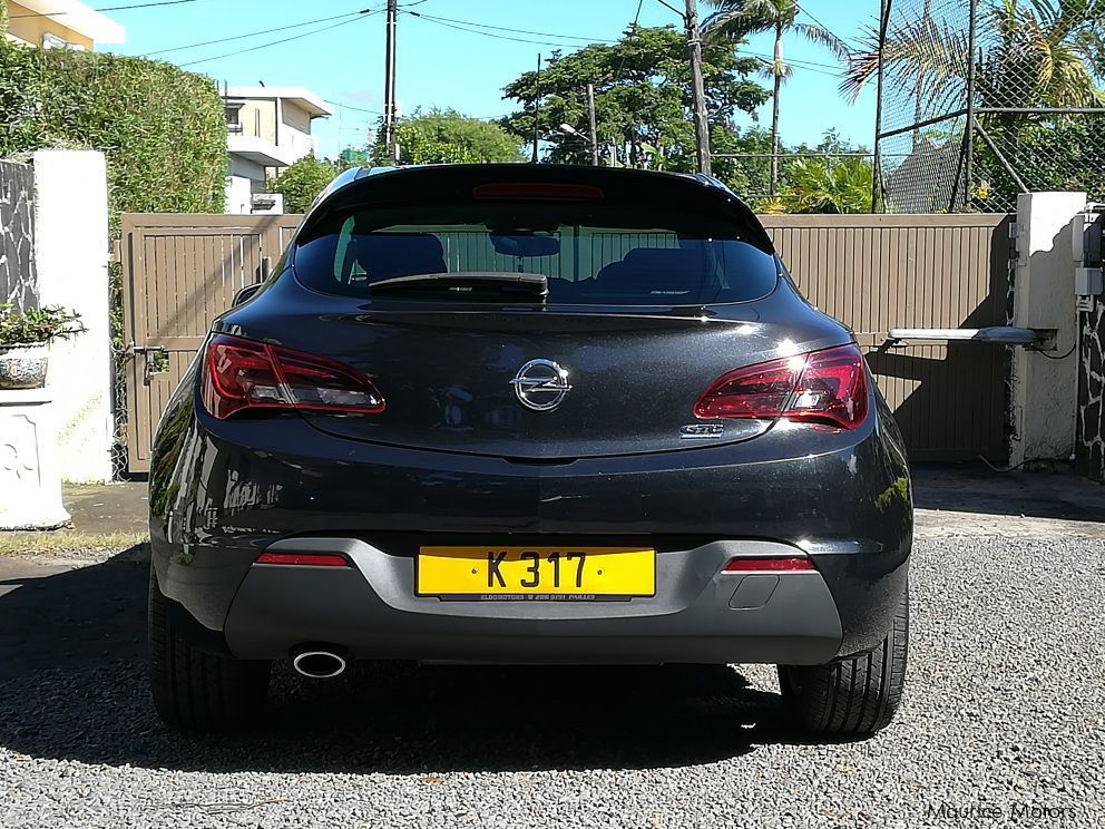 Opel Astra GTC in Mauritius