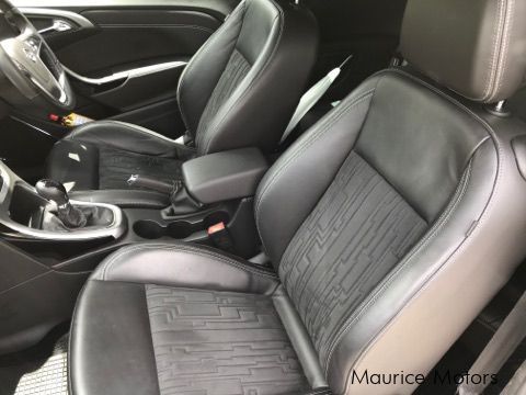 Opel GTC 1.6 TURBO in Mauritius
