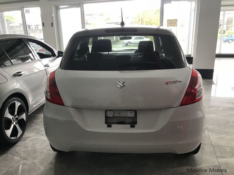 Suzuki SWIFT - WHITE - XG Steptronic in Mauritius