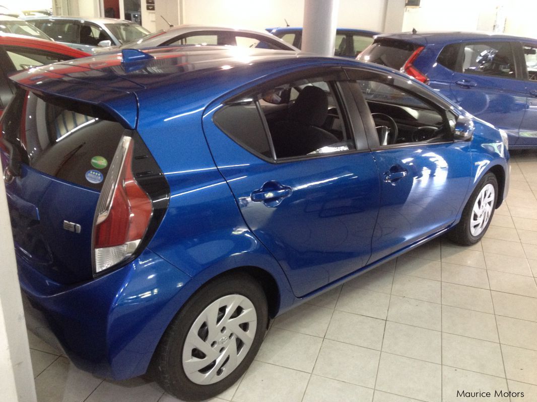 Toyota AQUA - BLUE in Mauritius