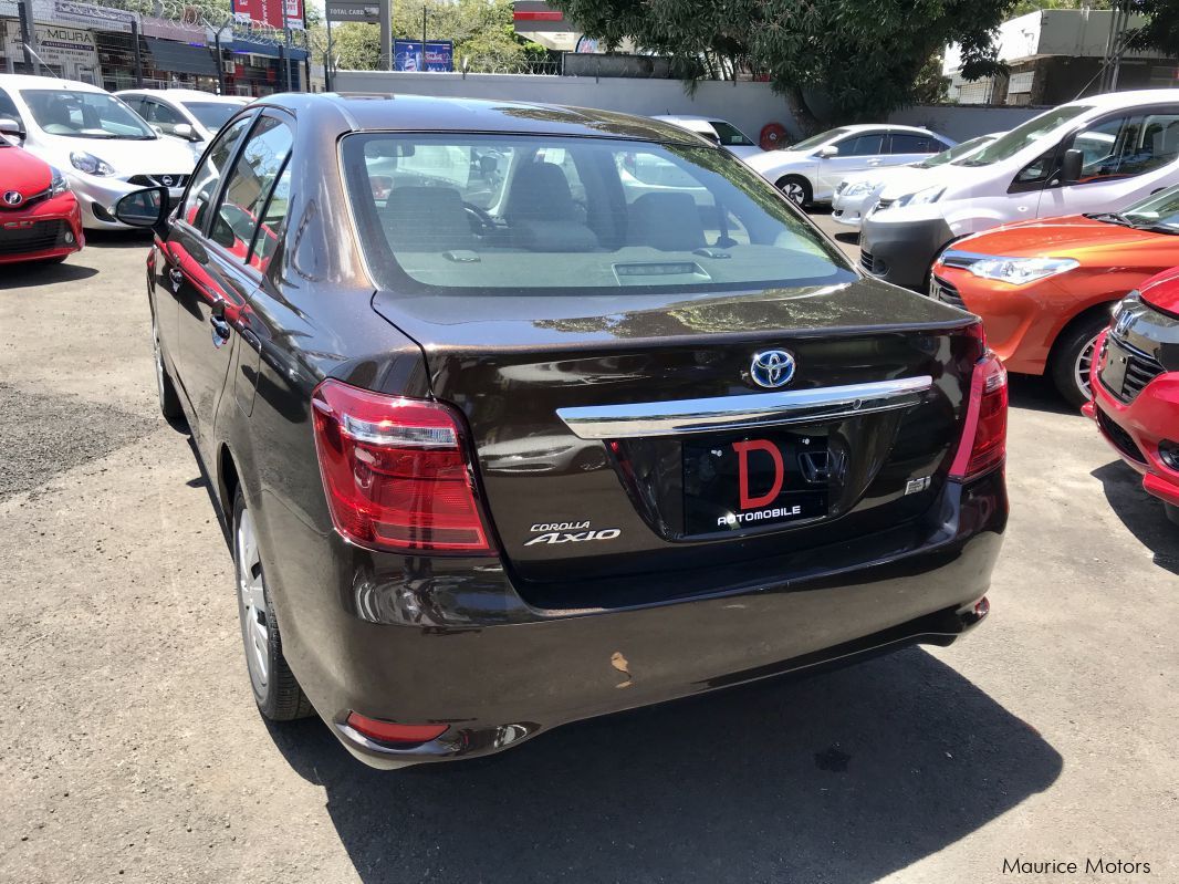 Toyota Axio Hybrid in Mauritius