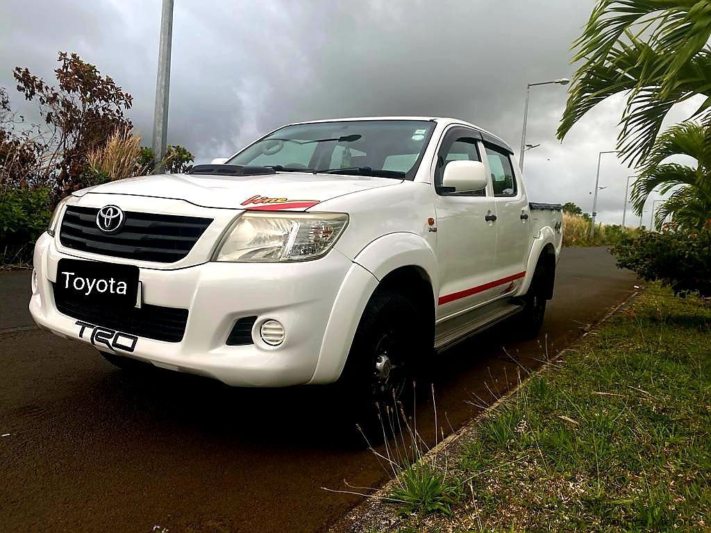 Toyota Hilux Raider in Mauritius