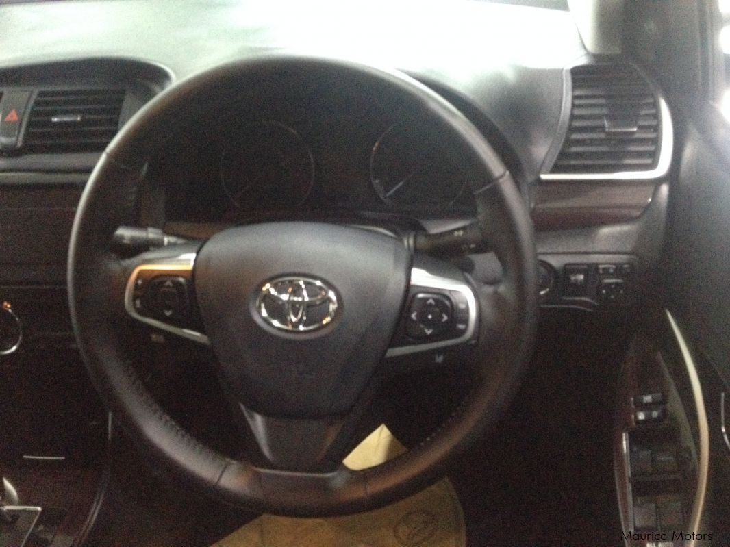 Toyota PREMIO - NEW SHAPE in Mauritius