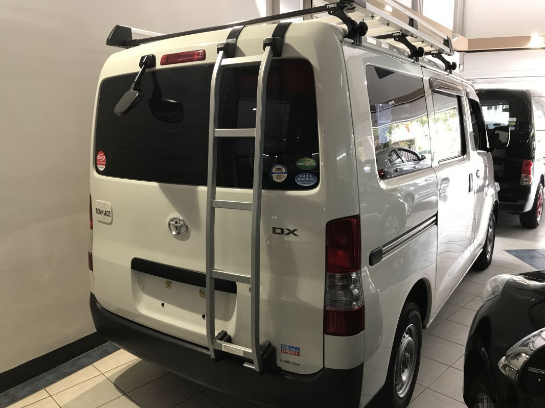 Toyota TOWNACE - WHITE in Mauritius
