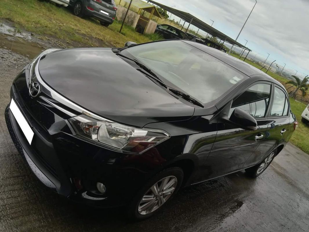 Toyota Yaris Sedan G in Mauritius