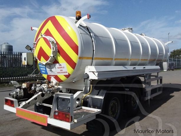 Whale Whale tanker trailer in Mauritius