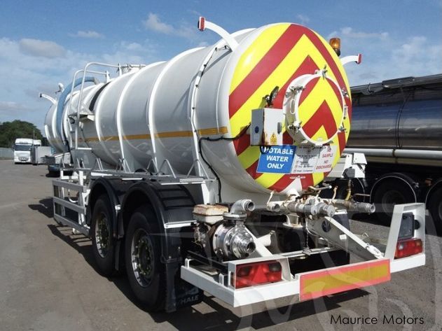 Whale Whale tanker trailer in Mauritius