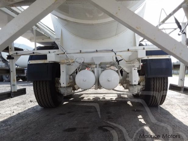 Whale Whale tanker trailer in Mauritius