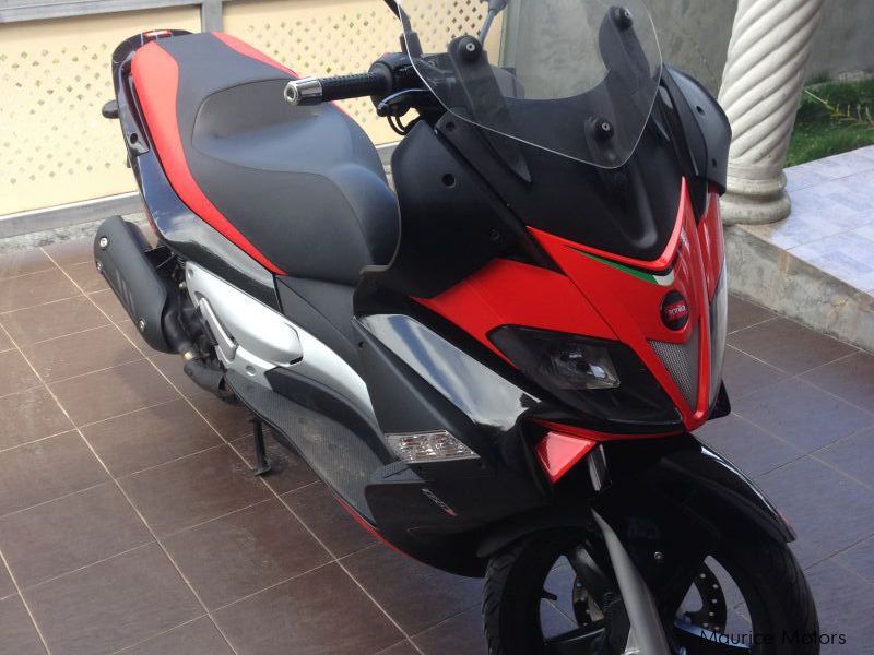 Aprilia Sr max 125ie in Mauritius