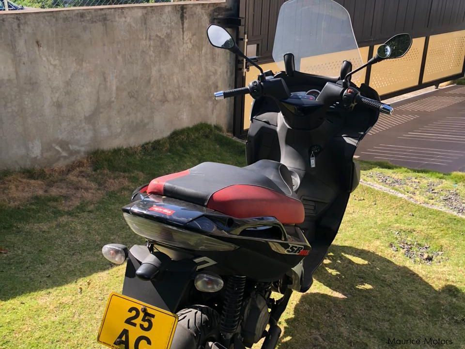 Aprilia Sr max in Mauritius