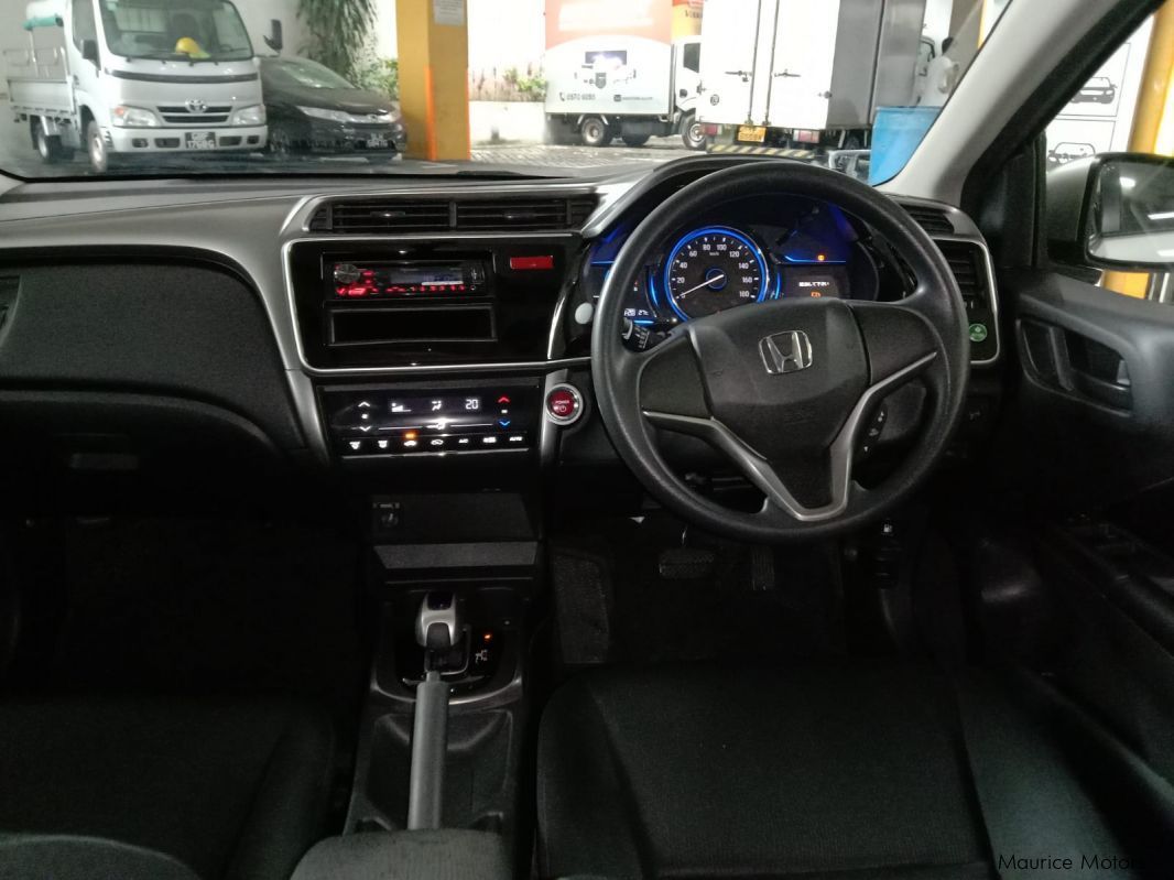 Honda Grace DX Hybrid in Mauritius