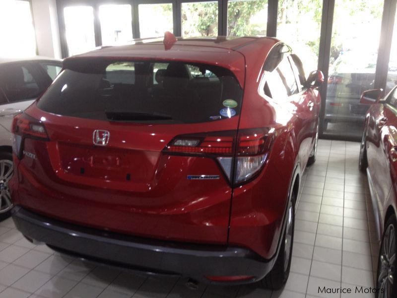 Honda VEZEL - HYBRID - RED in Mauritius