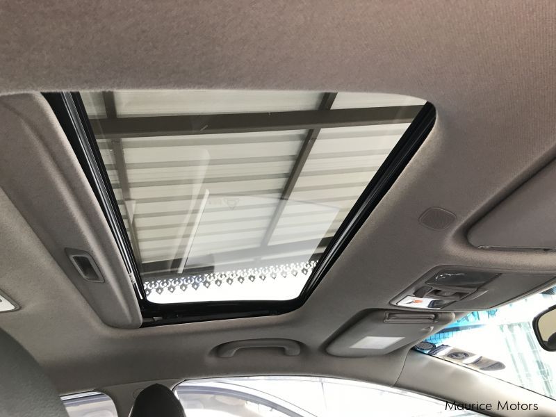 Kia CERATO - SUNROOF - WHITE in Mauritius