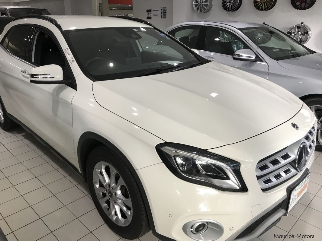 Mercedes-Benz CLA 180 - WHITE in Mauritius