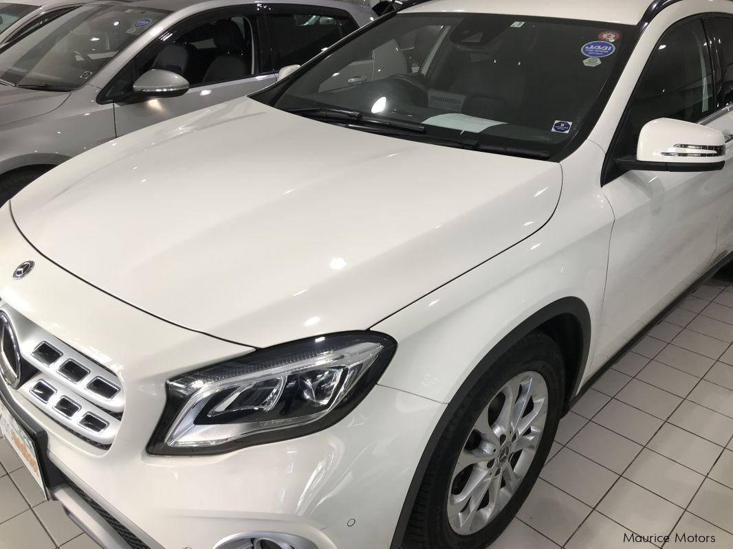 Mercedes-Benz CLA 180 - WHITE in Mauritius