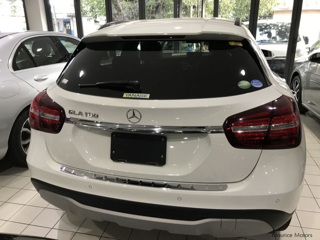 Mercedes-Benz CLA 180 - WHITE in Mauritius