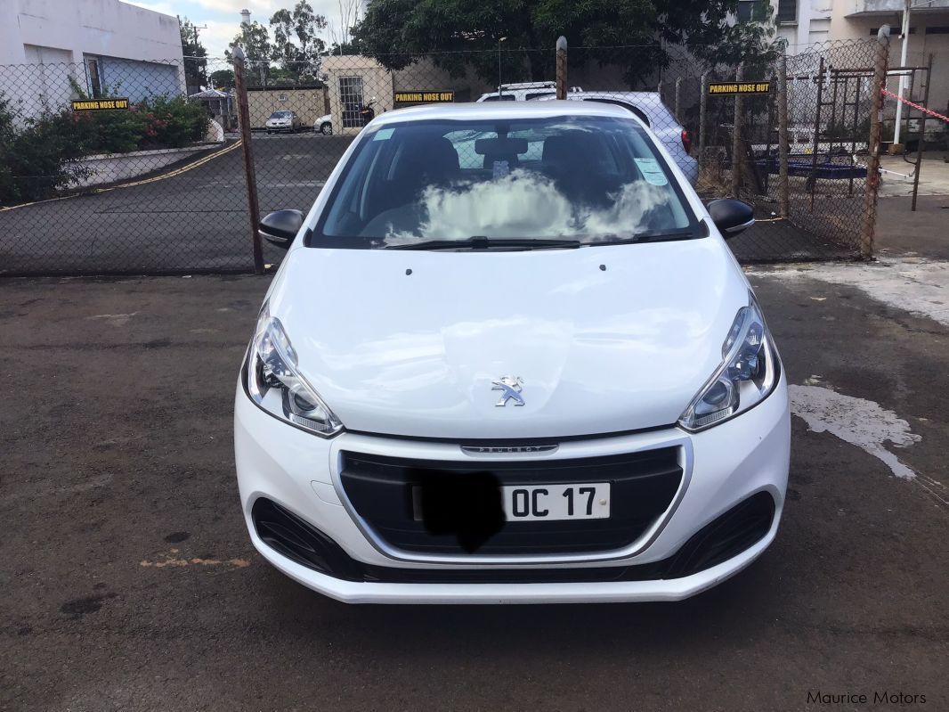 Peugeot 208 Access in Mauritius