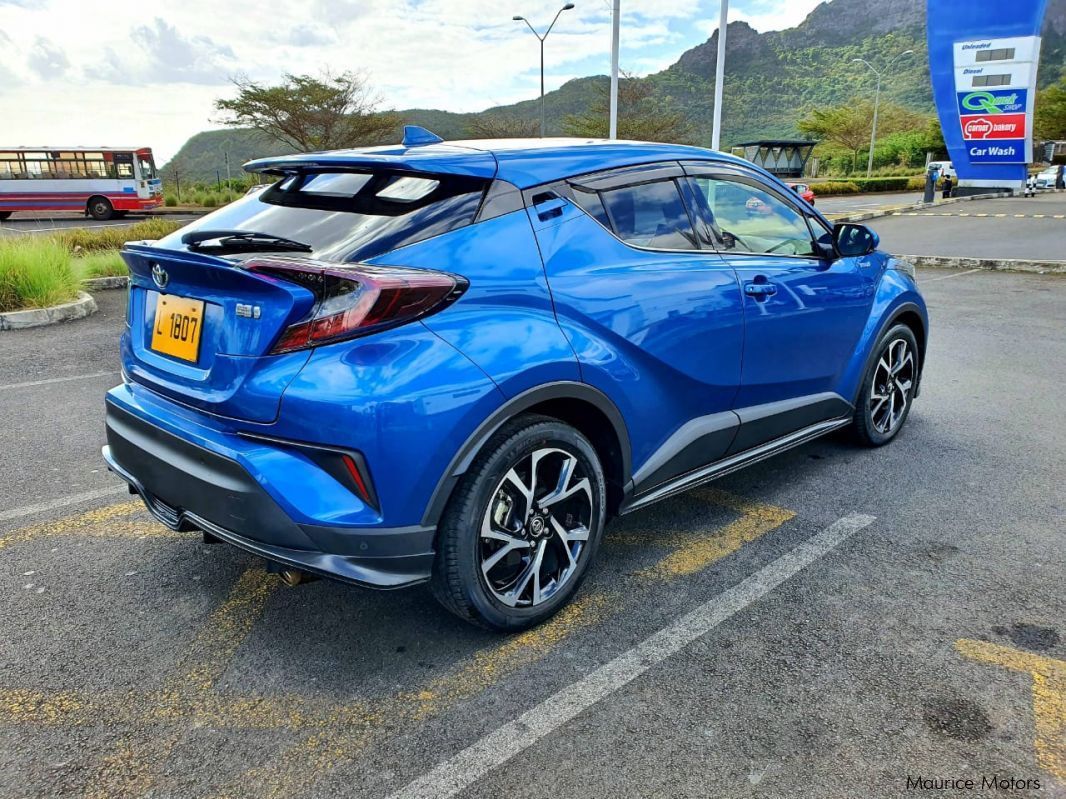 Toyota CHR 1.8 Hybrid G Package LED Edition in Mauritius
