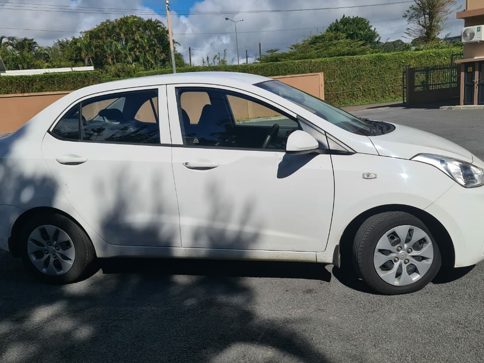 Hyundai Grand i10 sedan in Mauritius