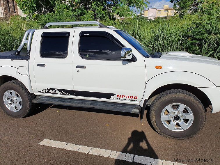 Nissan NP300 4X4 in Mauritius