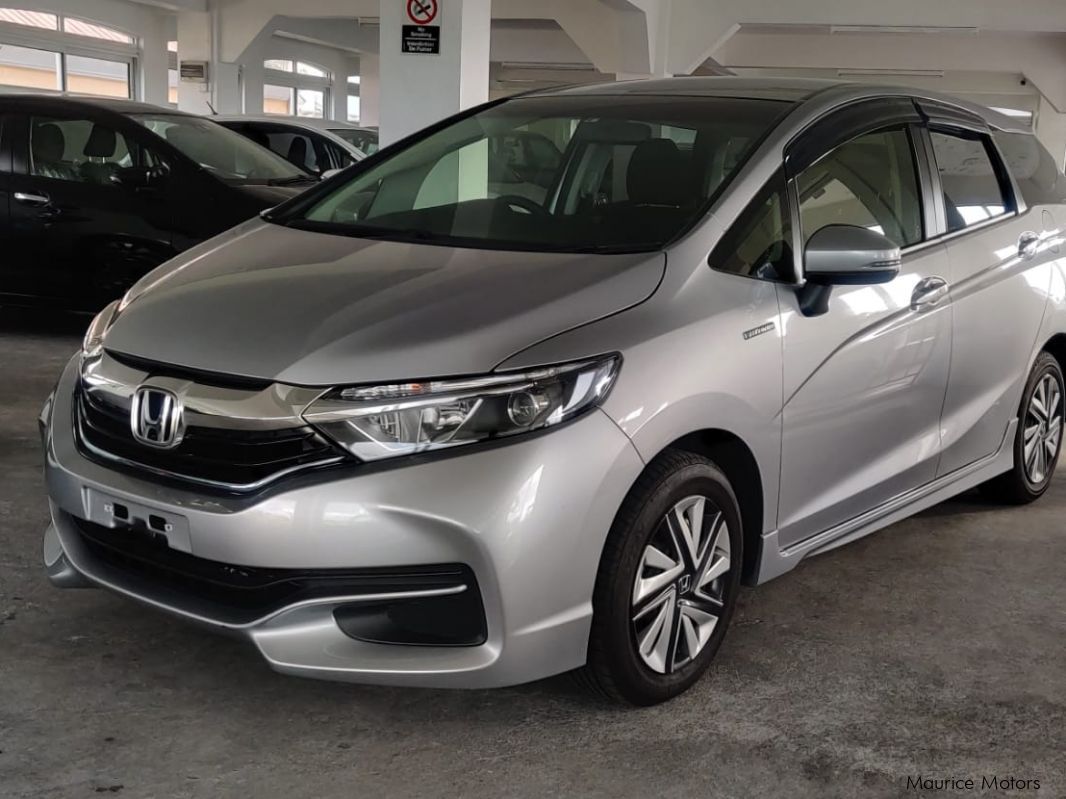 Honda Shuttle Hybrid in Mauritius