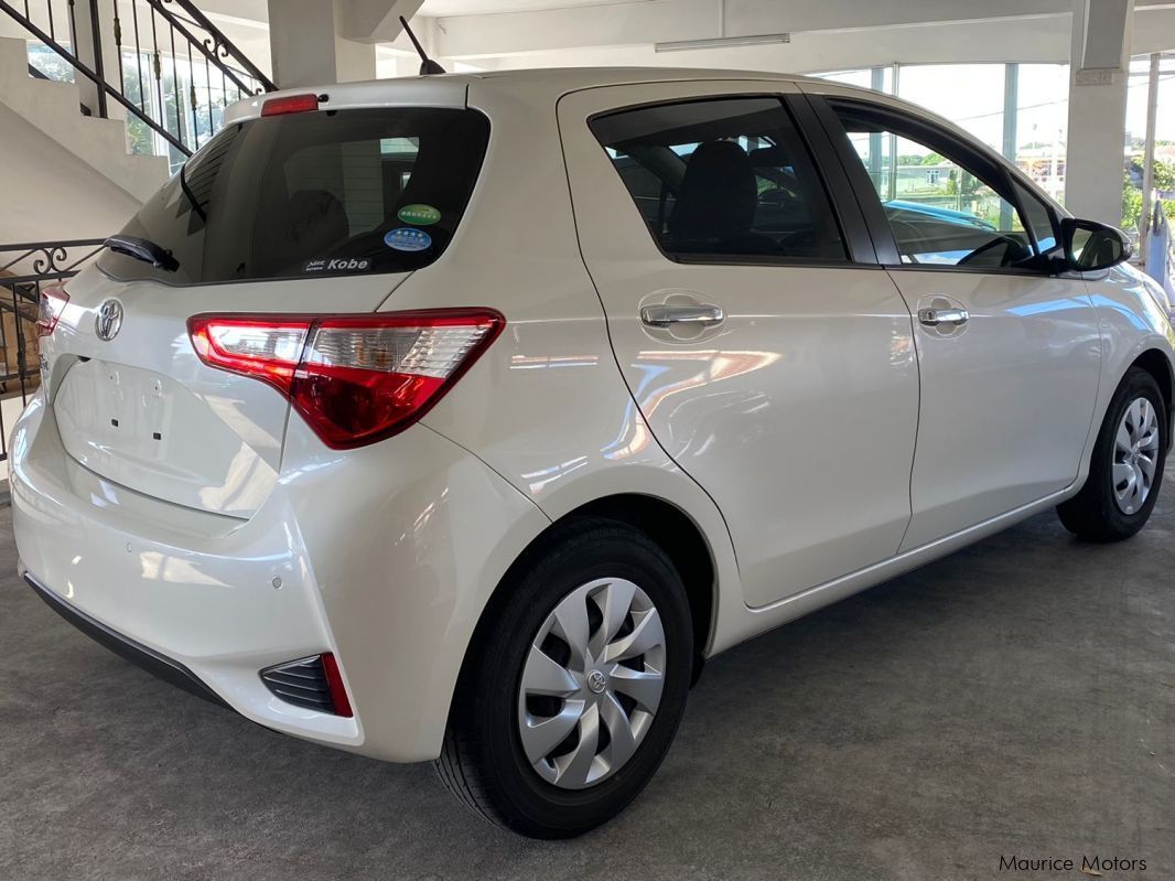 Toyota Vitz 1320 CC F Safety Edition 3 in Mauritius