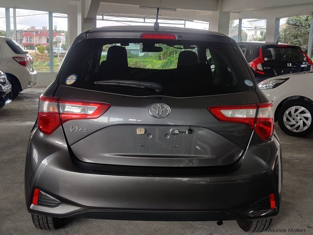 Toyota Vitz 990 CC in Mauritius