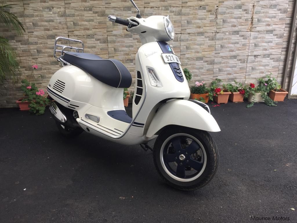 Vespa gts in Mauritius