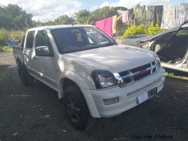 Pre-owned Isuzu Kb300 for sale in 