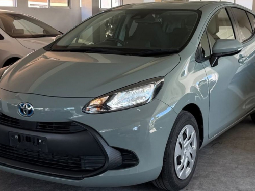 Toyota Aqua X Hybrid in Mauritius