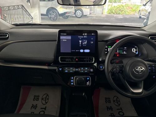 Toyota Aqua Z Hybrid in Mauritius