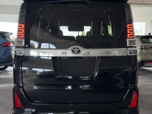 Toyota Voxy ZS Kirameki 3 in Mauritius