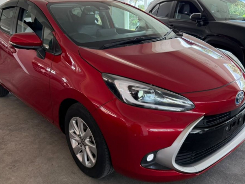 Toyota Aqua Z Hybrid in Mauritius