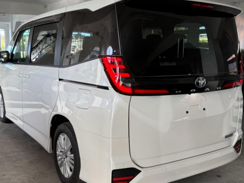 Toyota Noah S-G in Mauritius