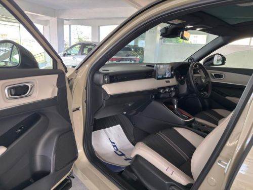 Honda Vezel e:HEV Play in Mauritius