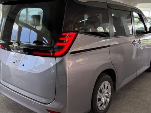Toyota Noah X in Mauritius