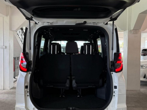 Toyota Noah S-Z in Mauritius