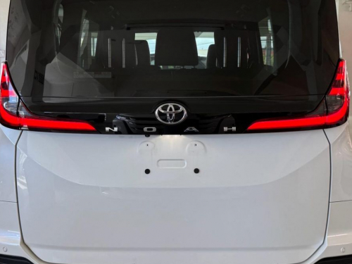 Toyota Noah S-Z in Mauritius