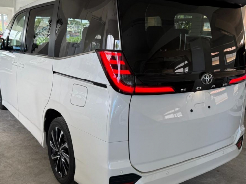 Toyota Noah S-Z in Mauritius