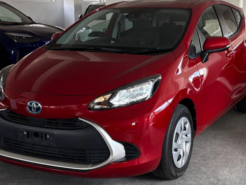 Toyota Aqua G Hybrid in Mauritius
