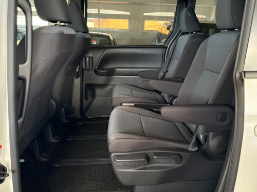 Toyota Noah X in Mauritius