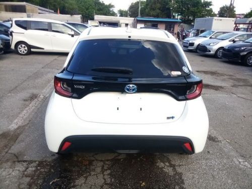 Toyota Yaris HYBRID X in Mauritius