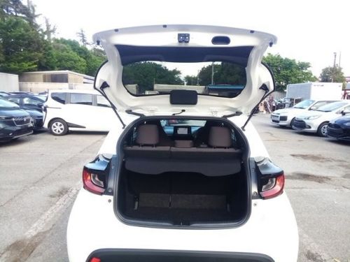 Toyota Yaris HYBRID X in Mauritius