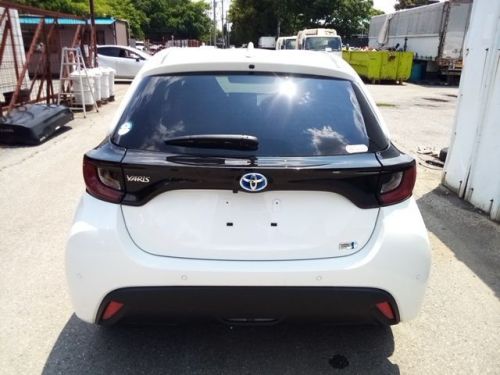 Toyota Yaris HYBRID X in Mauritius