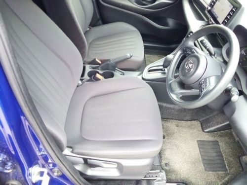 Toyota Yaris HYBRID X in Mauritius