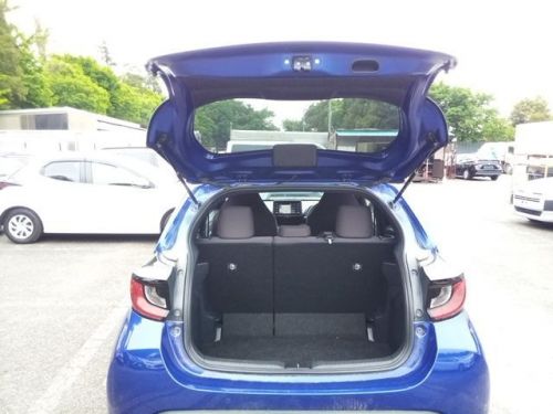 Toyota Yaris HYBRID X in Mauritius