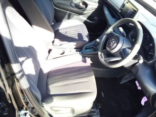 Toyota Yaris HYBRID X in Mauritius