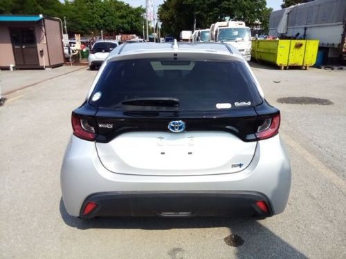 Toyota Yaris HYBRID X in Mauritius